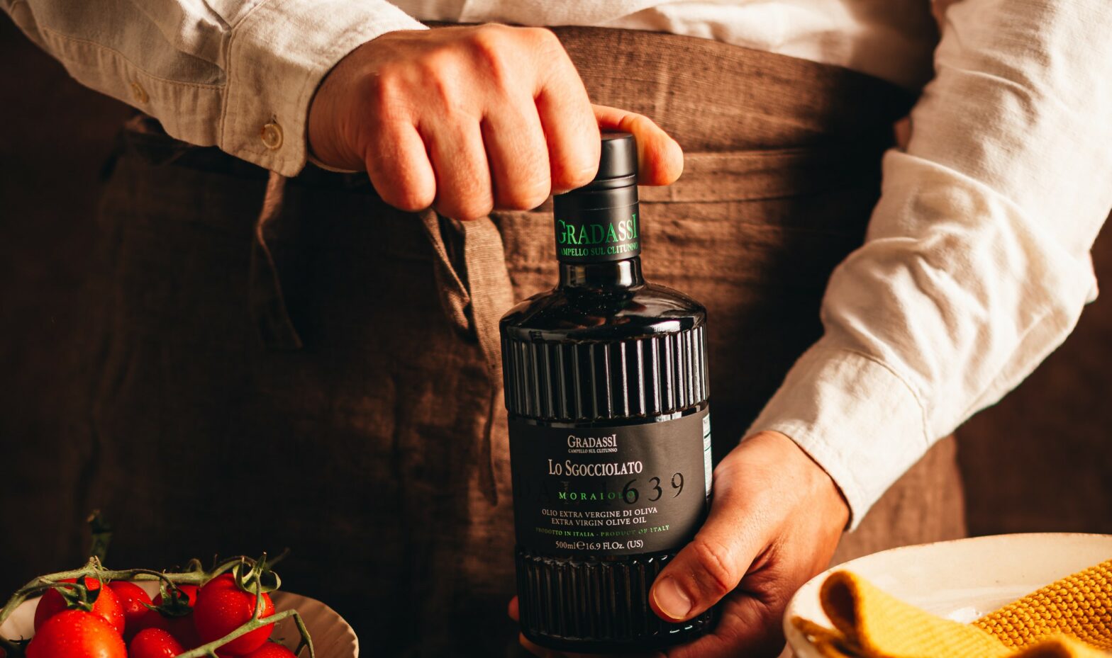 Photograph of bottle of Italian single estate single variey Moraiolo extra virgin olive oil Gradassi Lo Sgocciolato 500 ml